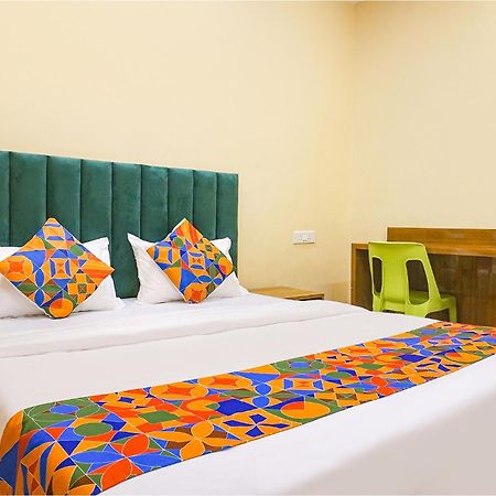 Fabhotel Falcon Inn -Behind The Dmart Baner Пюн Екстериор снимка