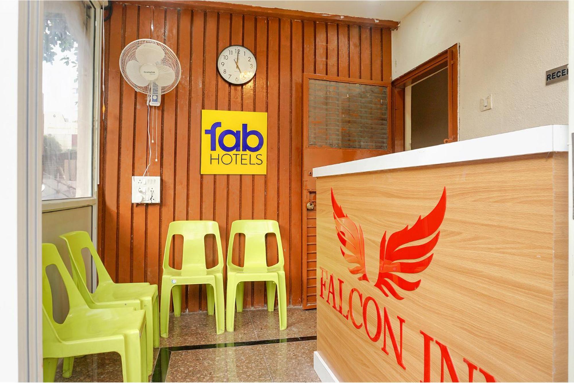 Fabhotel Falcon Inn -Behind The Dmart Baner Пюн Екстериор снимка