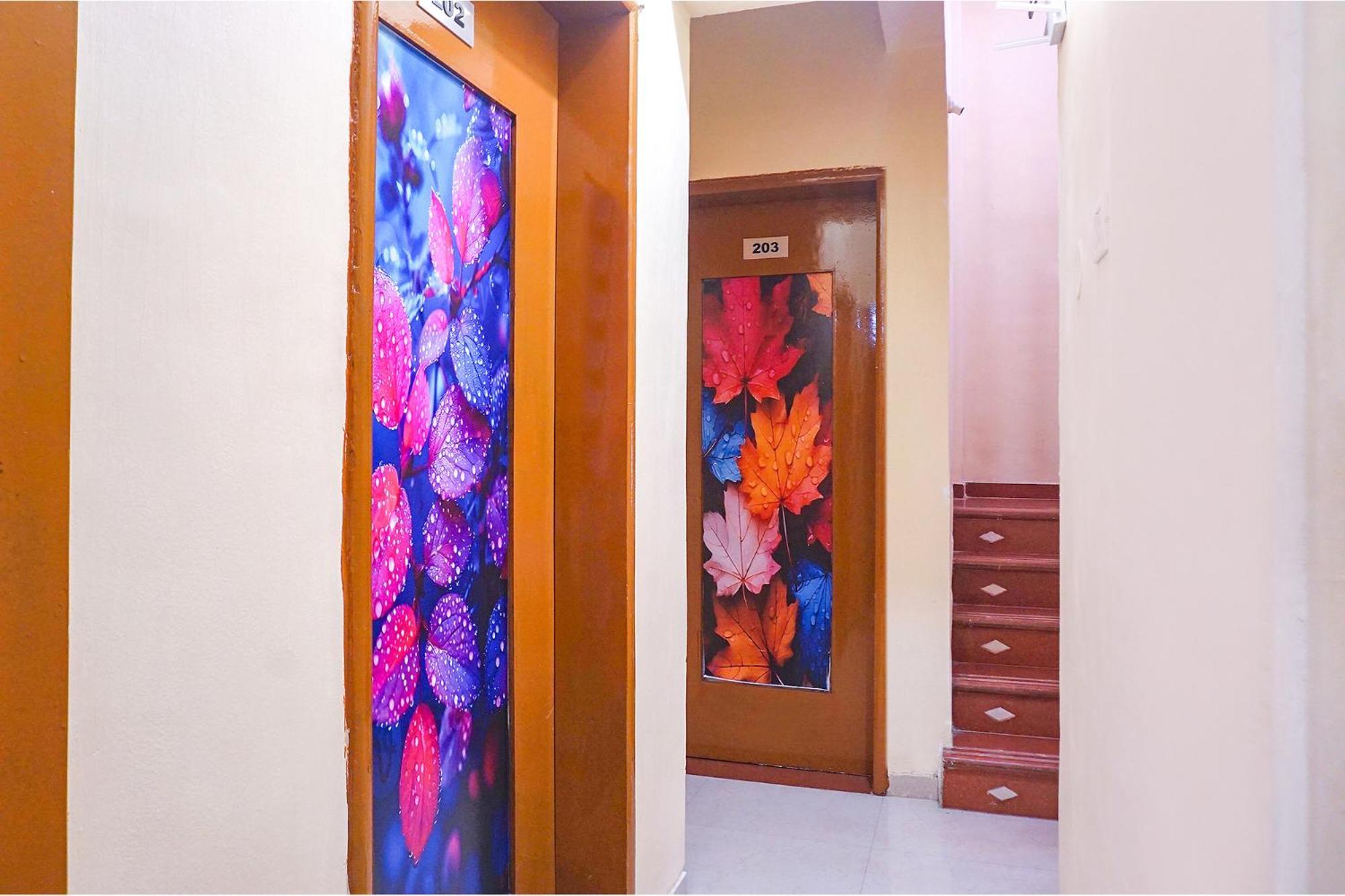 Fabhotel Falcon Inn -Behind The Dmart Baner Пюн Екстериор снимка